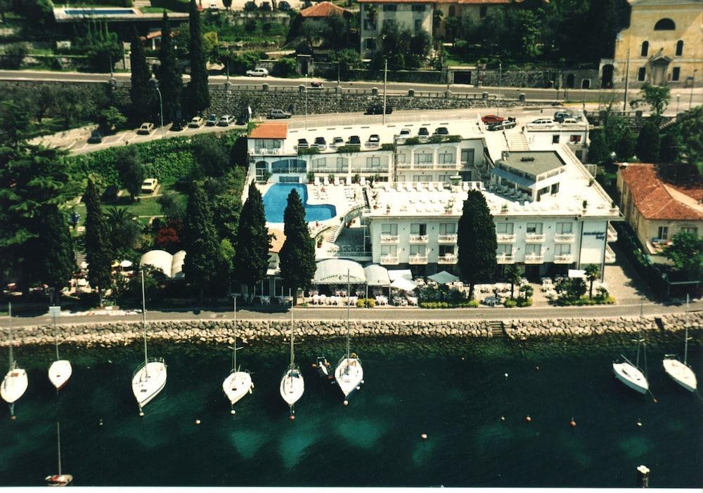 Hotel Excelsior Bay Malcesine Extérieur photo