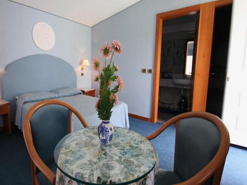 Hotel Excelsior Bay Malcesine Extérieur photo